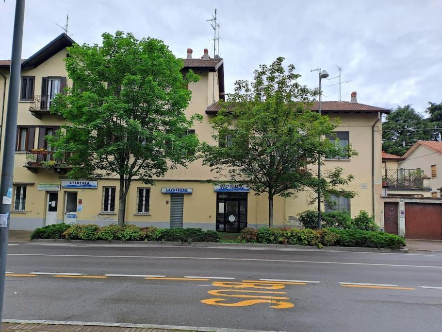 Appartamento Milano vista da qui Saronno Esterno foto